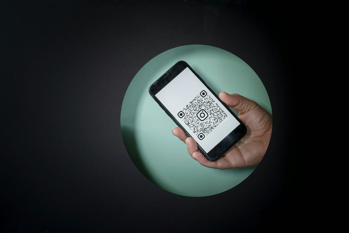 Smartphone placed on a plate symbolising mobile payments in everyday life